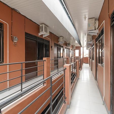 Hotel Reddoorz Syariah Near Siloam Hospitals Bulak Kapal Bekasi Esterno foto