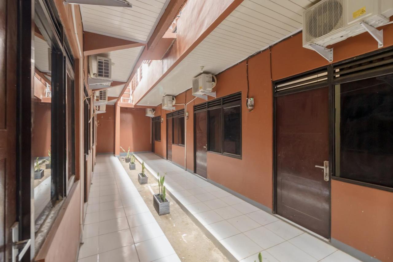 Hotel Reddoorz Syariah Near Siloam Hospitals Bulak Kapal Bekasi Esterno foto