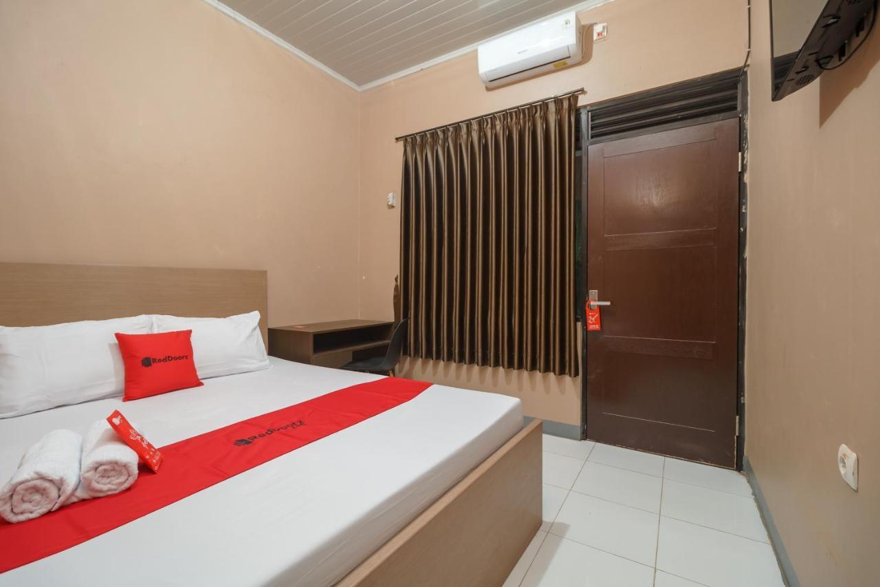 Hotel Reddoorz Syariah Near Siloam Hospitals Bulak Kapal Bekasi Esterno foto