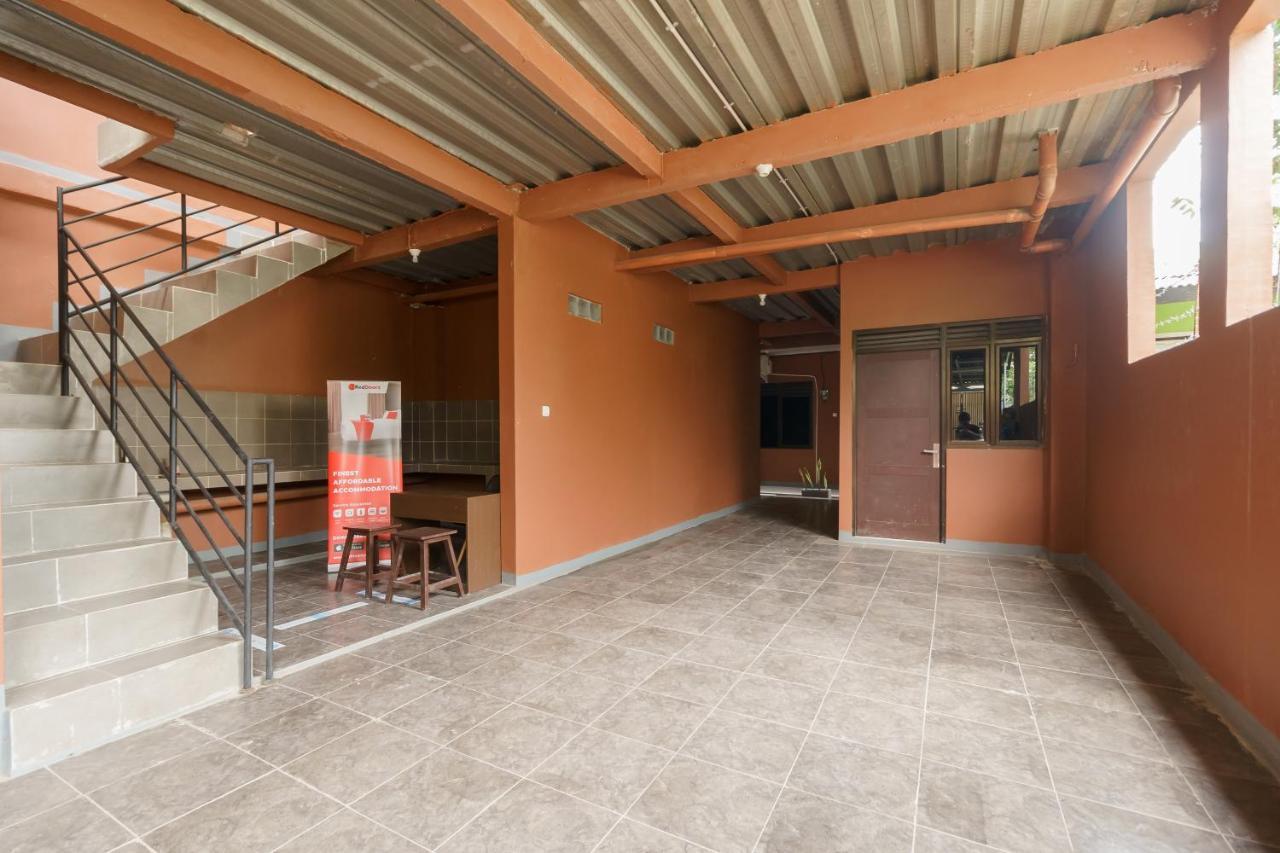 Hotel Reddoorz Syariah Near Siloam Hospitals Bulak Kapal Bekasi Esterno foto